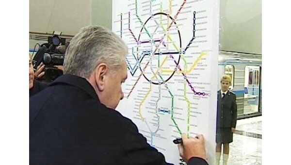 Собянин нарисовал на карте метрополитена три новых станции 