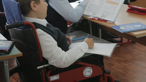Ученик 5-го класса среднеобразовательной школы № 1161, инвалид детства Кирилл Дроздков