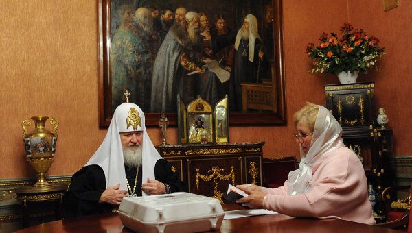 Патриарх Кирилл принимает участие в выборах депутатов в Госдуму