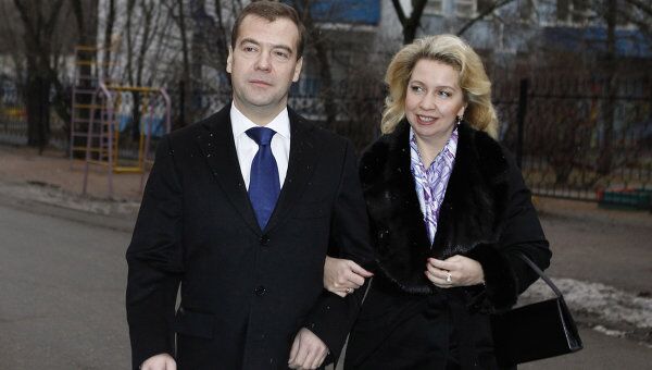 Д.Медведев с супругой, архивное фото