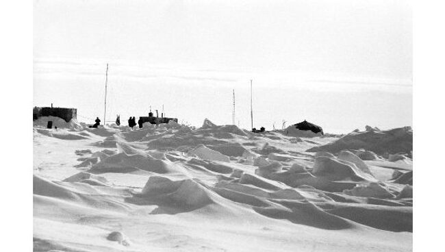 Дрейфующая станция Северный полюс