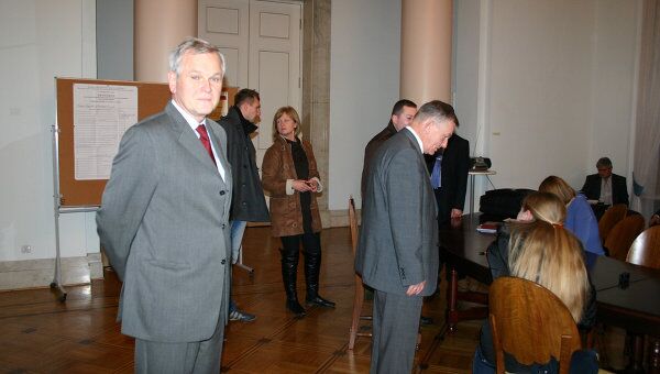 Выборы депутатов Государственной думы РФ на избирательном участке в Варшаве