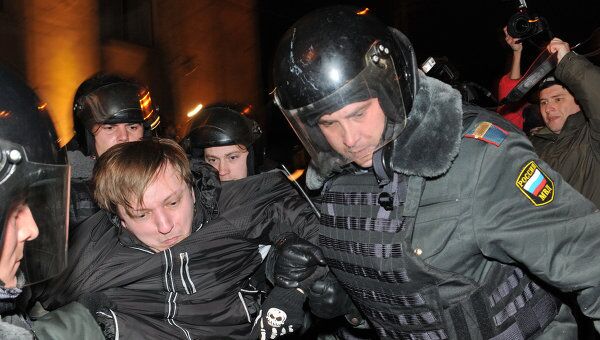 Задержание участников несанкционированной акции оппозиции на Триумфальной площади в Москве