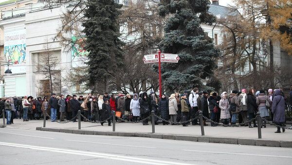 Москвичи выстаивают огромную очередь, чтобы увидеть шедевры Караваджо