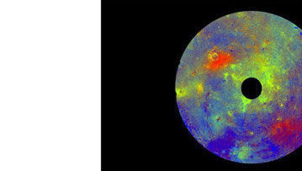 Цветная карта минералов на астероиде Веста, подготовленная учеными из НАСА при помощи снимков с зонда Dawn 
