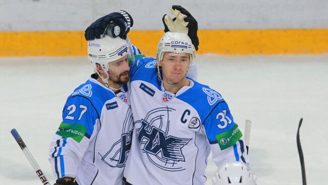 Александр Сазонов, Максим Пестушко (слева направо). Архивное фото