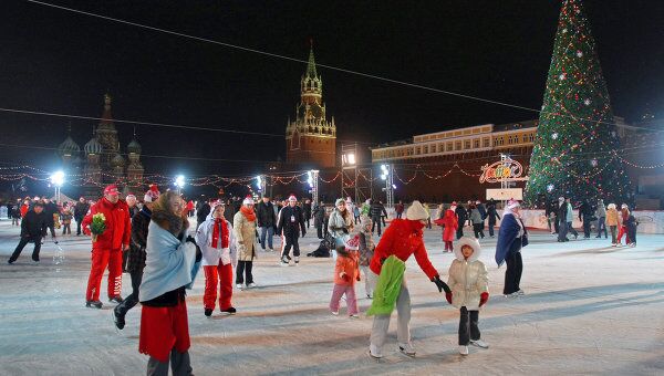 Открытие ледового катка на Красной площади в Москве. Архив
