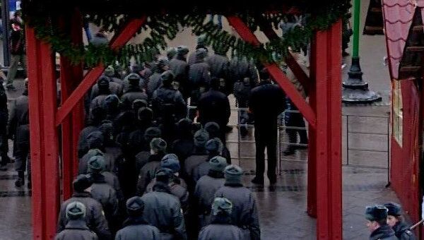 Усиленные наряды полиции дежурят на Площади Революции 10 декабря 