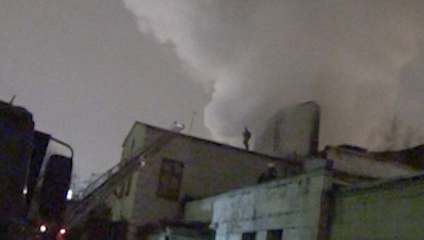 В Москве горел склад с постельным бельем. Видео с места происшествия
