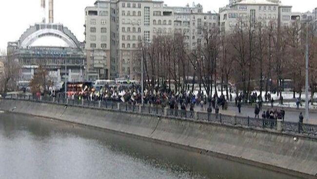 Немногочисленные националисты на митинге в Москве