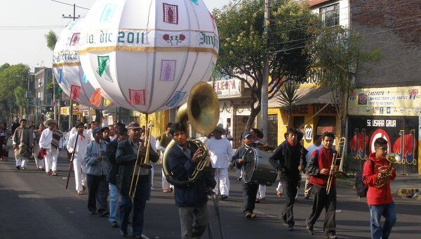 Мексиканцы отмечают День Святой Девы Гваделупской. Архив