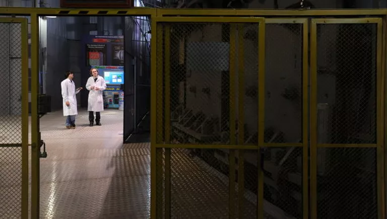 Научный семинар Физика на Большом адронном коллайдере (LHC) в Объединенном институте ядерных исследований в Дубне Научный семинар Физика на Большом адронном коллайдере (LHC) в Объединенном институте ядерных исследований в Дубне