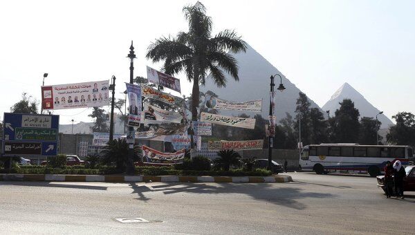 Предвыборные плакаты на улицах Каира в Египте 