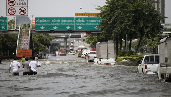Число жертв наводнения в Таиланде превысило отметку в 700 человек