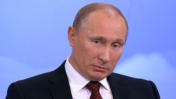 Путин предположил, что причиной шума в Олимпийском стала его физиономия 
