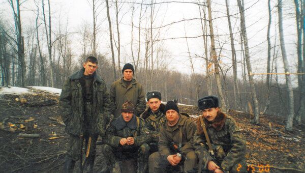 Гвардии старший лейтенант Андрей Панов с товарищами во время роковой командировки в Чечню