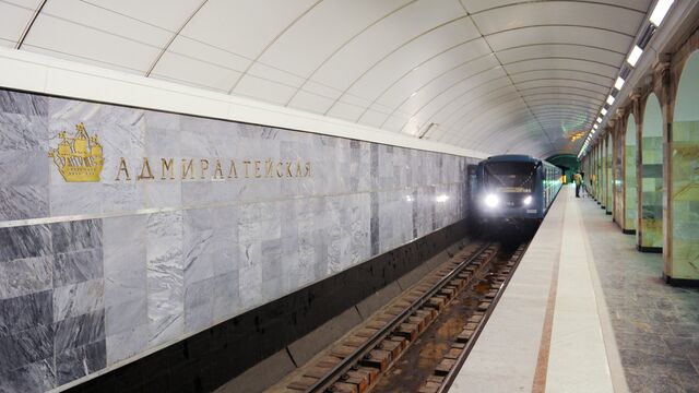 Поезда на зеленой линии метрополитена Санкт-Петербурга идут дольше обычного по техническим причинам