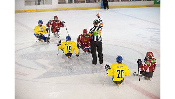 В Подольске проходит международный турнир по следж-хоккею