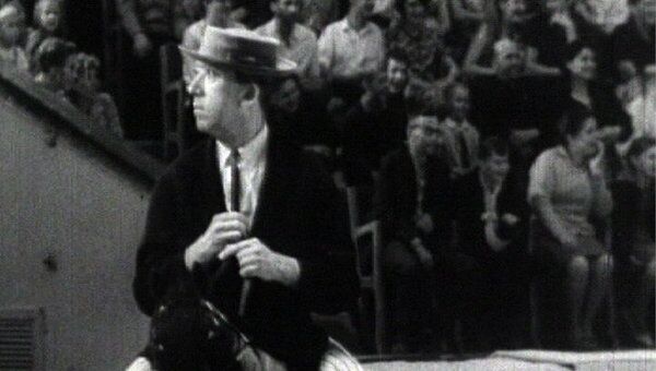 Юрий Никулин в сценке На лошадках. 1960-е годы 
