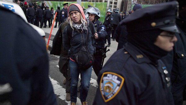 Десятки протестующих арестованы в Нью-Йорке за попытку захватить парк