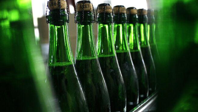 Производство шампанского в 2009 году в России упадет на 15%