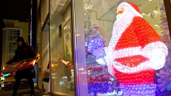 Префект ЦАО пообещал лишить льготной аренды магазины без новогоднего оформления