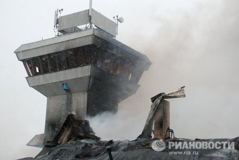 Пожар в здании красноярского аэропорта Черемшанка