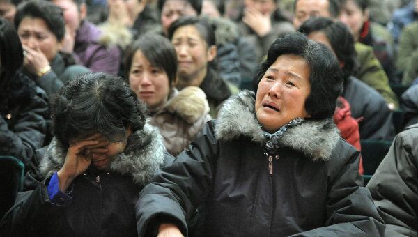 Жители КНДР оплакивают смерть Ким Чен Ира в центре Пхеньяна