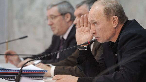 Путин поручил проверить сотрудников госкомпаний на связи с офшорами