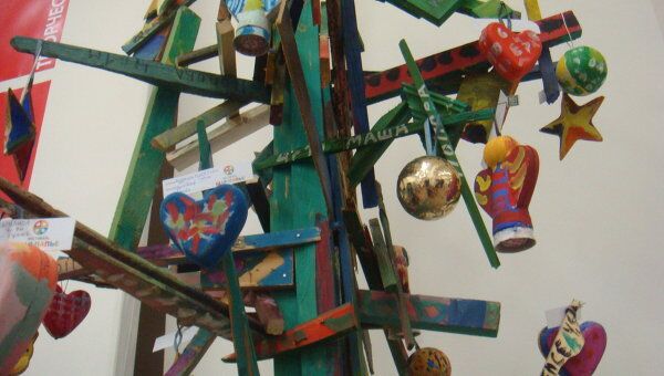 Расписные игрушки своими руками: фестиваль Шар-папье в Туле