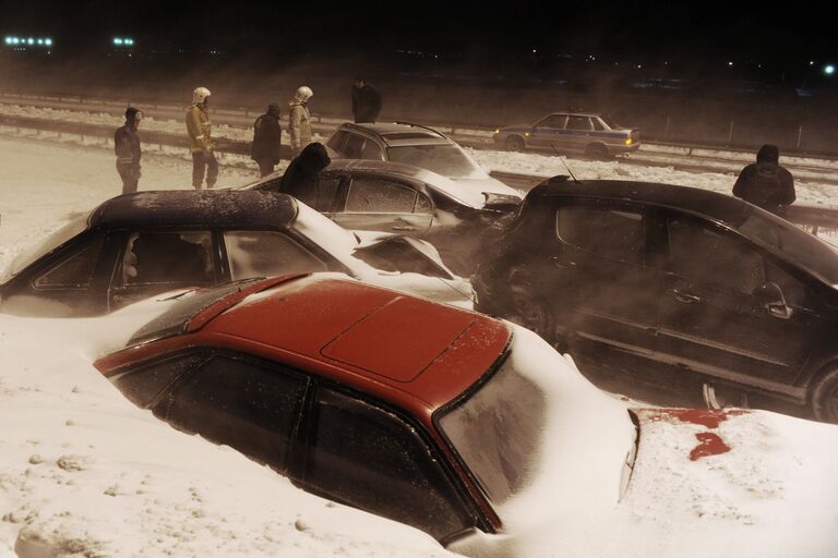 Массововая авария на автодороге между Пушкиным и Шушарами под Санкт-Петербургом