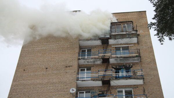 Студентов эвакуировали из горящего общежития в ходе учений в Мытищах