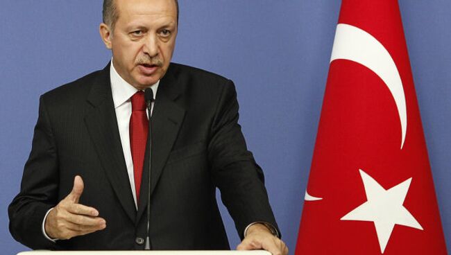 Премьер-министр Турции Тайип Эрдоган официально объявил об отзыве для консультаций посла в Париже