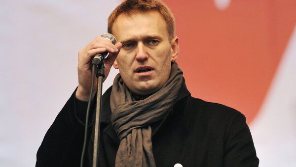 Блогер Навальный на митинге оппозиции За честные выборы в Москве