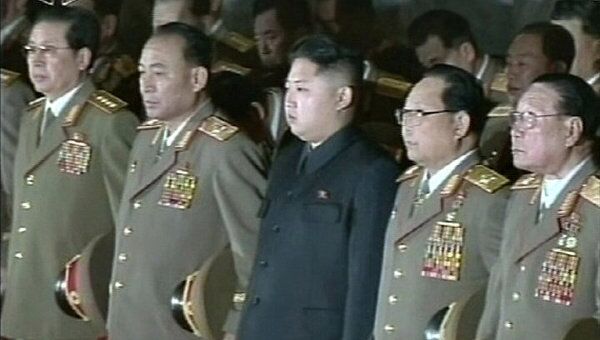 Северокорейское телевидение впервые показало дядю Ким Чен Ына, сына скончавшегося лидера КНДР, в генеральской форме