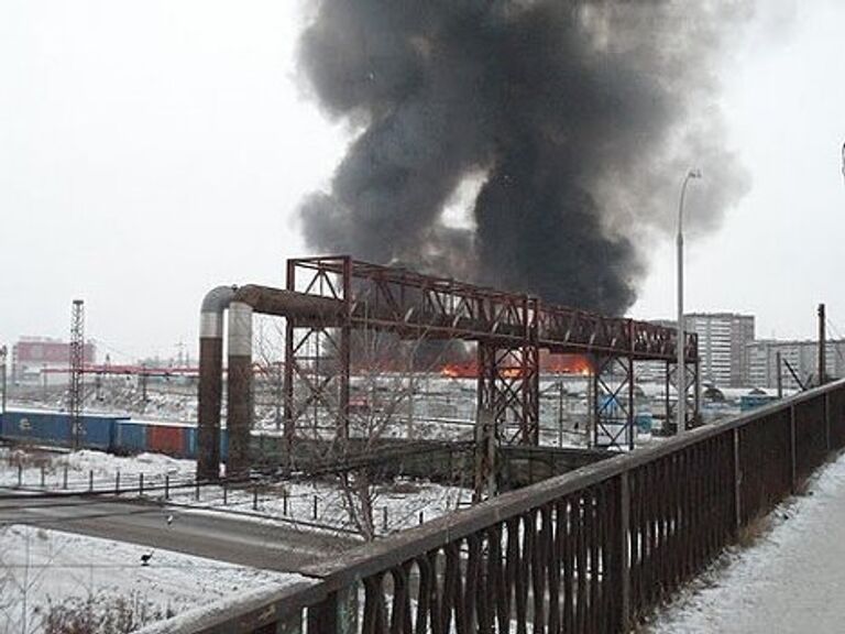 Склады с одеждой горят в Екатеринбурге 