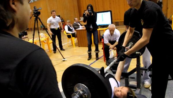 Школьница из Подмосковья установила мировой рекорд в жиме штанги