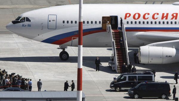 Самолет президента России Д.Медведева прибыл в аэропорт Кольцово
