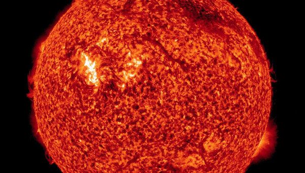 Мощный выброс плазмы произошел на Солнце