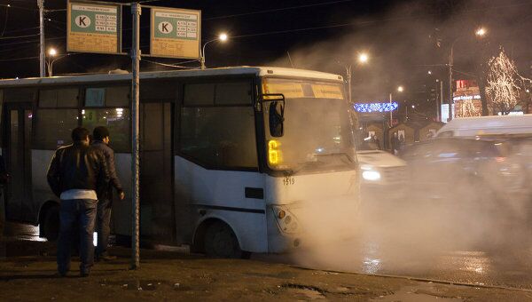 Пассажирский автобус загорелся на проспекте Науки в Петербурге