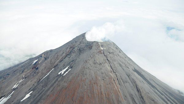 Извержение вулкана Кливленд началось на Алеутских островах