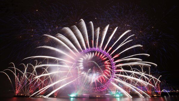 Лондон встретил Новый год грандиозным фейерверком