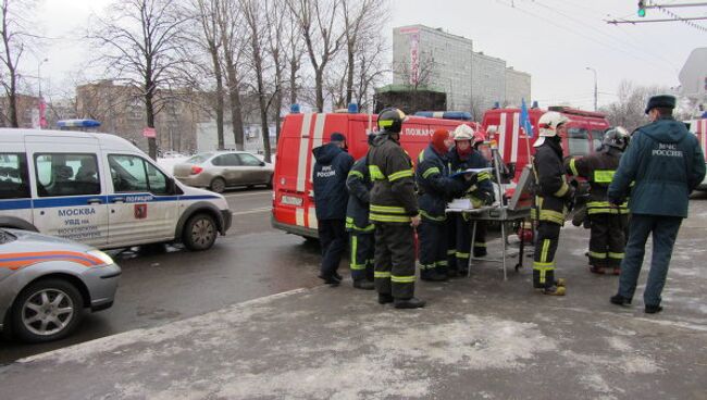 Задымление у метро Коломенская на юге Москвы 