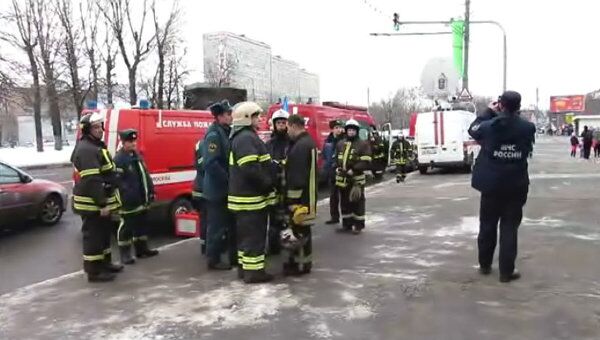 Пассажиров метро эвакуировали из-за возгорания в тоннеле на юге Москвы