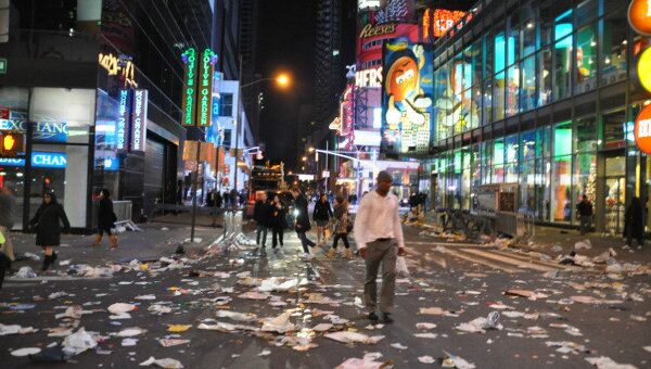 Мусор на Таймс-сквер после празднования Нового года
