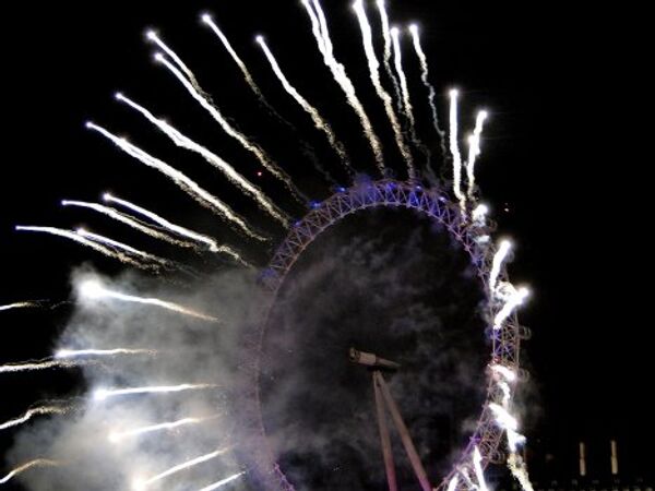 Как встретил Лондон Новый 2012 год.Набережная Темзы, фейер