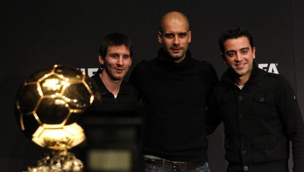 Лионель Месси, Хосеп Гвардиола и Хави (слева направо)