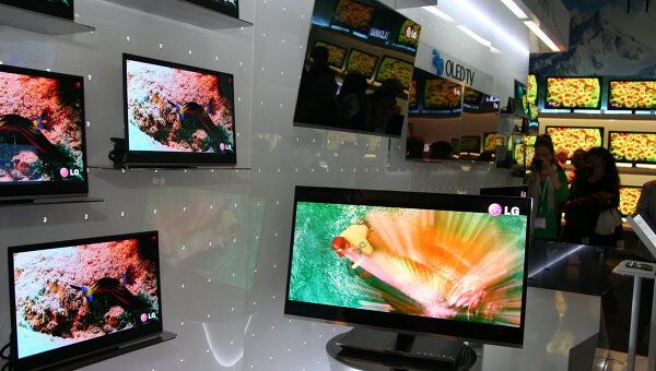 31-дюймовый OLED-телевизор LG имеет толщину экрана всего 2,9 мм