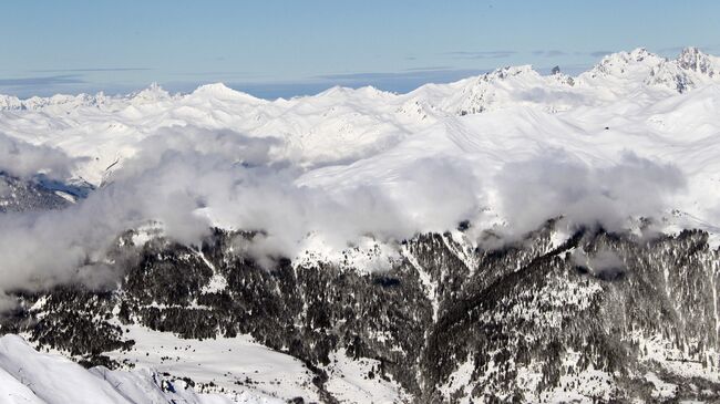 Вид на горы Альпы. Архивное фото