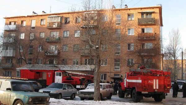 Спасатель МЧС погиб в Омске при тушении пожара в жилом доме 